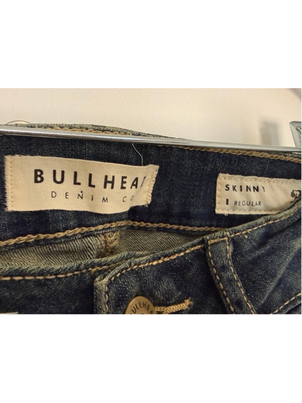 Juniors Bullhead Denim Co Blue Skinny Jeans Size 1 - Picture 2 of 9
